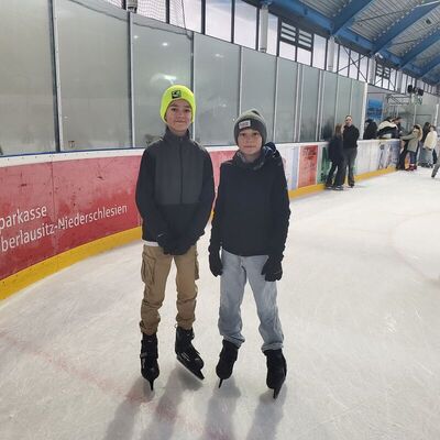 20251205_095445_1867021968557