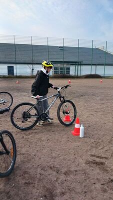 Achtung_Auto_2026_11_1827602781059