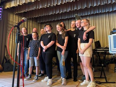 Auftritt_Paperplane_17.5.22_15_1853077997439