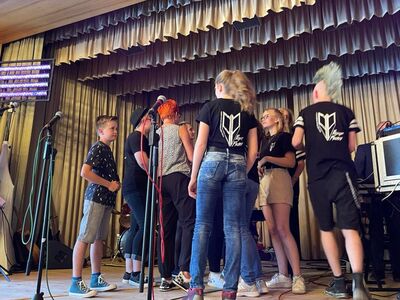 Auftritt_Paperplane_17.5.22_1_1820978529257