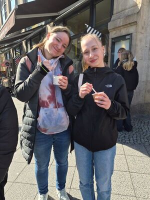 Berlin_AK_26_28_1874739058043