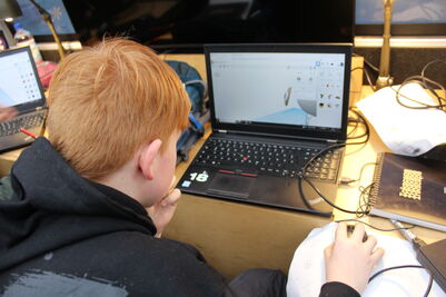 FAB_Mobil_6_1823244787329