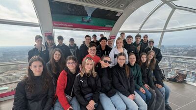 Gillingham_30_1864512853519