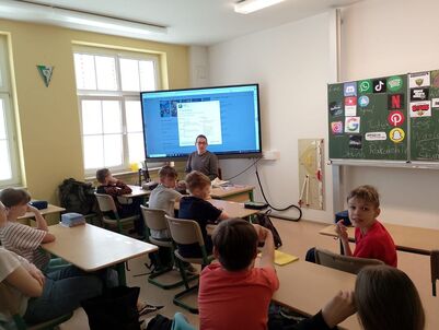 Online_Helden_5b_2023_24_6_1844678255357