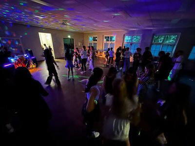 Schulparty_2023_24_10_1837203183716