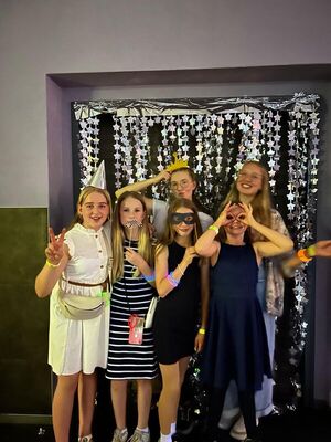 Schulparty_2023_24_3_1863121403533