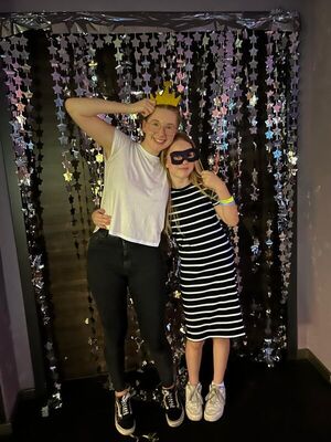 Schulparty_2023_24_4_1850641042085