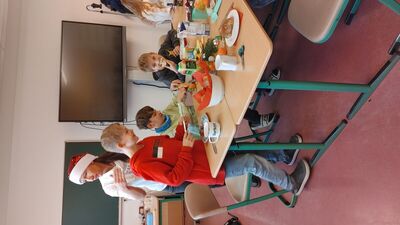 Weihnachtsfeier_5h_2023_4_1859907490985