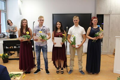 Zeugnisse_2021_25_1857754192037