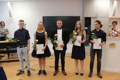 Zeugnisse_2021_5_1806370002882